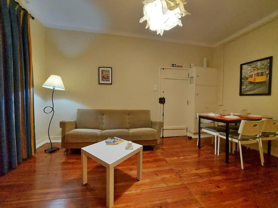Sweet Downtown Bairro Alto Baixa Chiado Apartment *